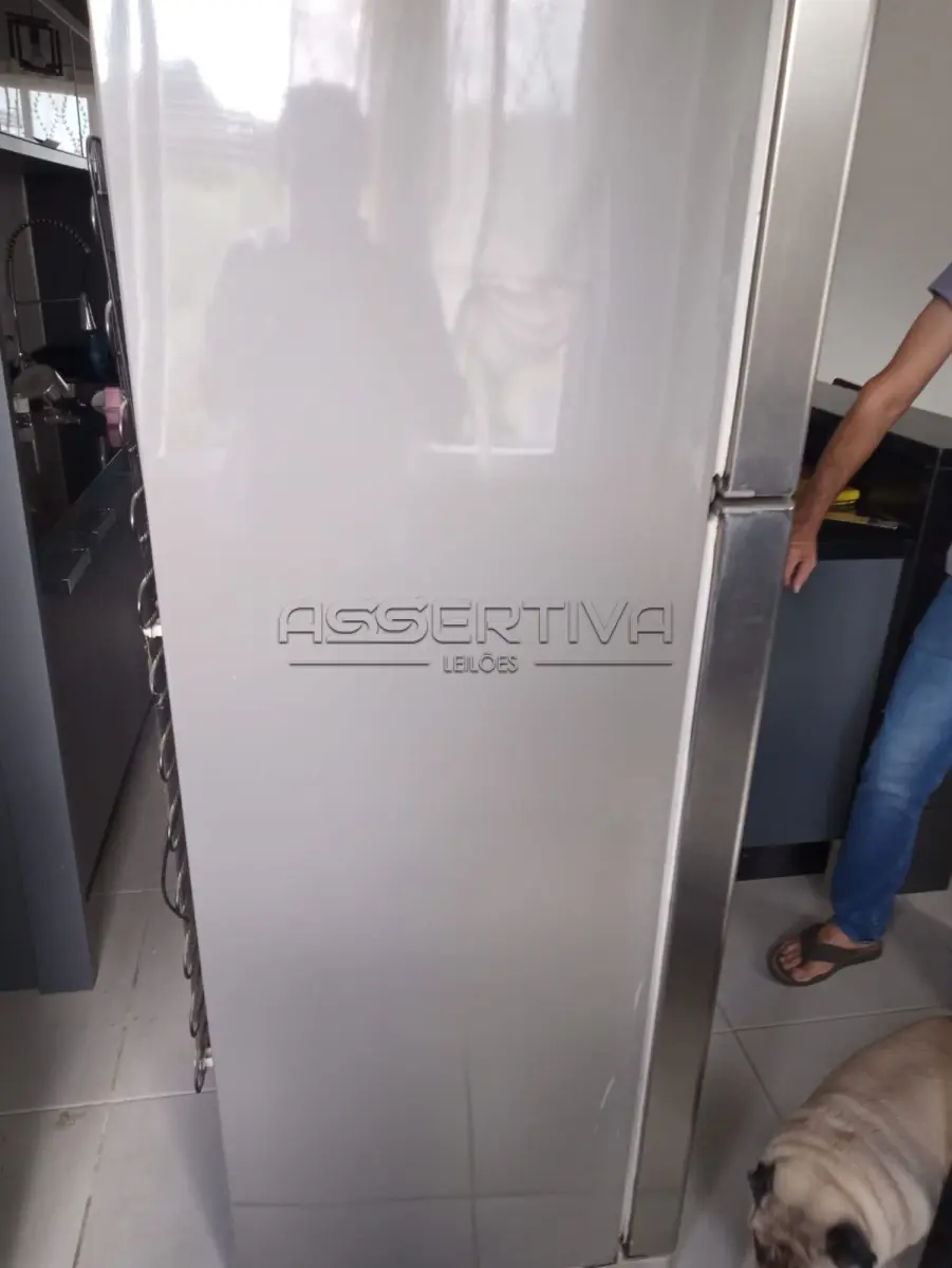 LOTE 004 - Lote 004 – Geladeira Brastemp.