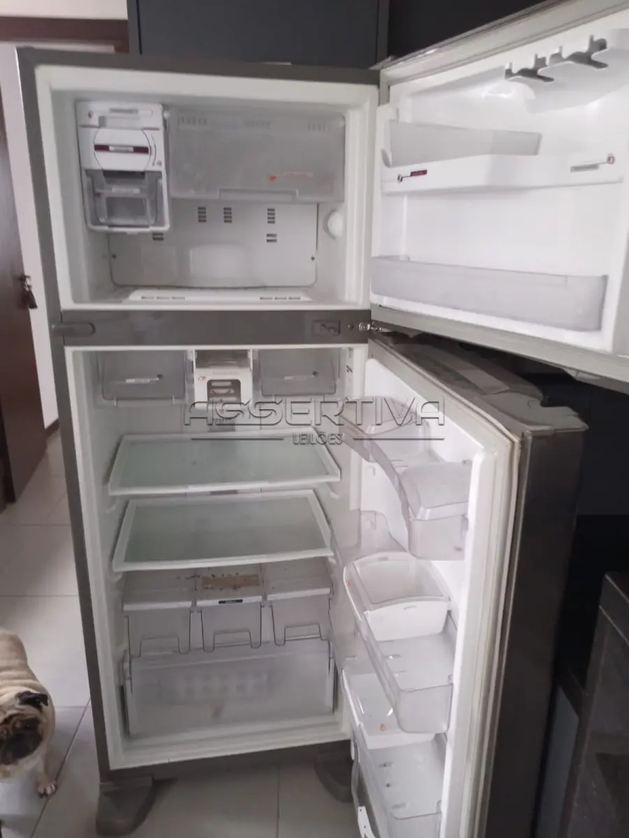 LOTE 004 - Lote 004 – Geladeira Brastemp.