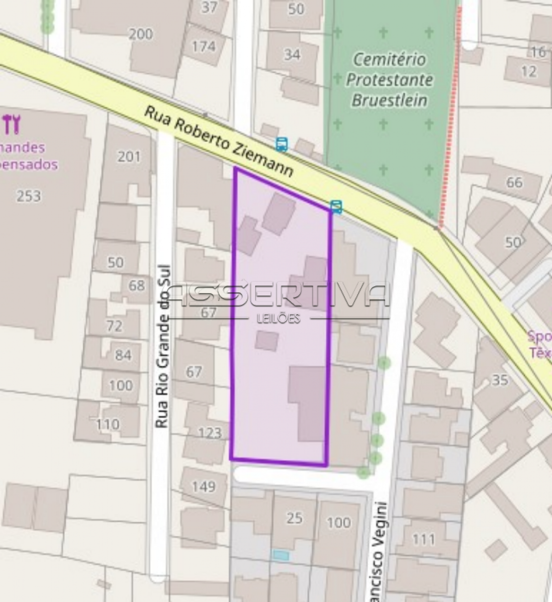 Imóvel com área total de 3.313 m², podendo ser utilizado para fins comerciais ou residenciais, possui uma residência de 109,21m² (inclusa no inventário dos bens culturais de Jaraguá do Sul), uma residência mista, um galpão de madeira e uma pequena garagem.