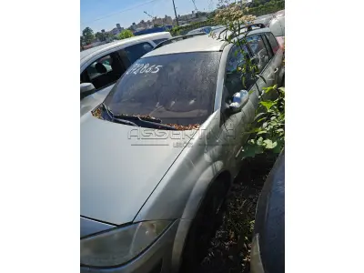 LOTE 000 - Veículo Megane sedan, marca Renault, 2008/2009.
