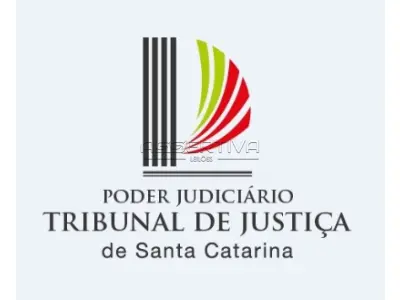 Lote 008 - Estante vertical de madeira e aço
